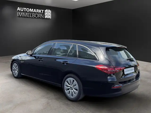 Mercedes-Benz C-Class view 5
