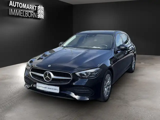 Mercedes-Benz C-Class view 3
