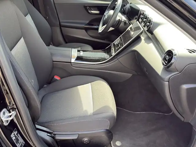 Mercedes-Benz C-Class view 13
