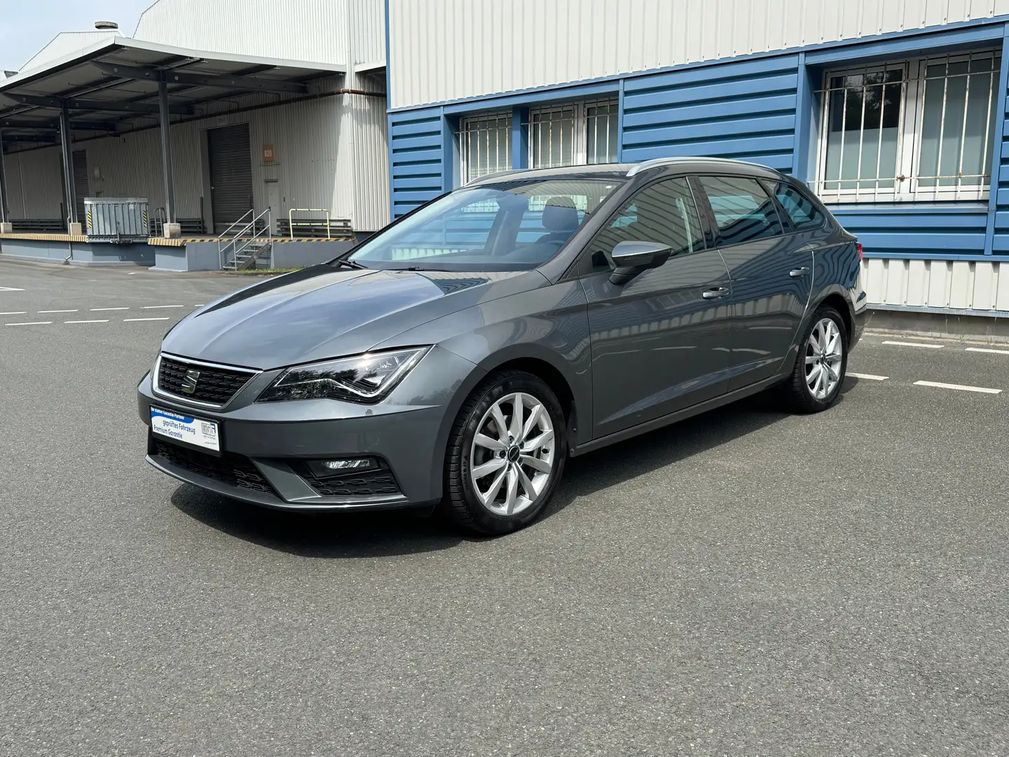 SEAT Leon ST Style 1.6TDI DSG Aut./1.Hand/Garantie/EURO6 Gris - 2