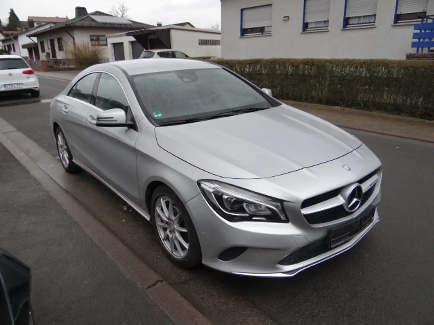 Mercedes-Benz CLA 180 Facelift, Klima, SHZ, PDC, LED, Leder, Alu. Silber - 1