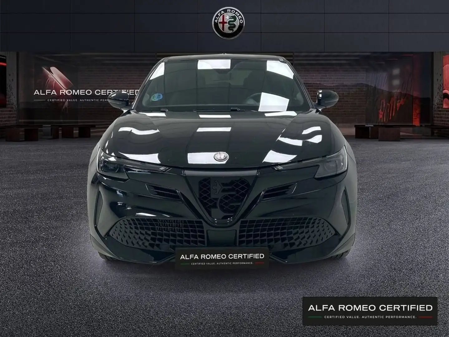 Alfa Romeo Junior Ibrida  100kW (136CV) Speciale Noir - 2