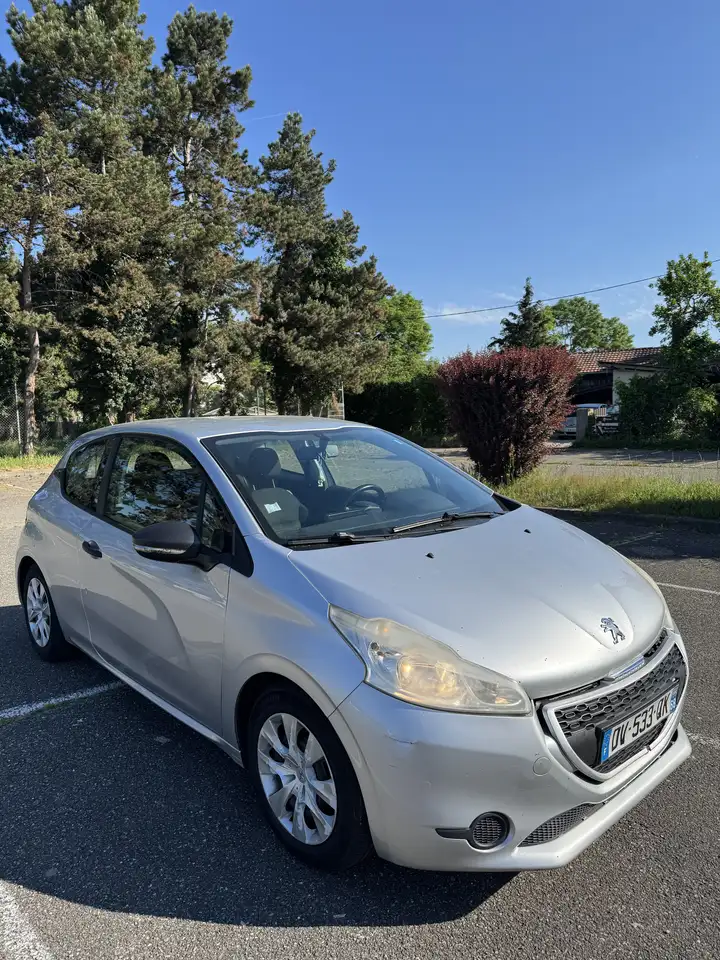 Peugeot 208 1.4 HDi 68ch BVM5 Active