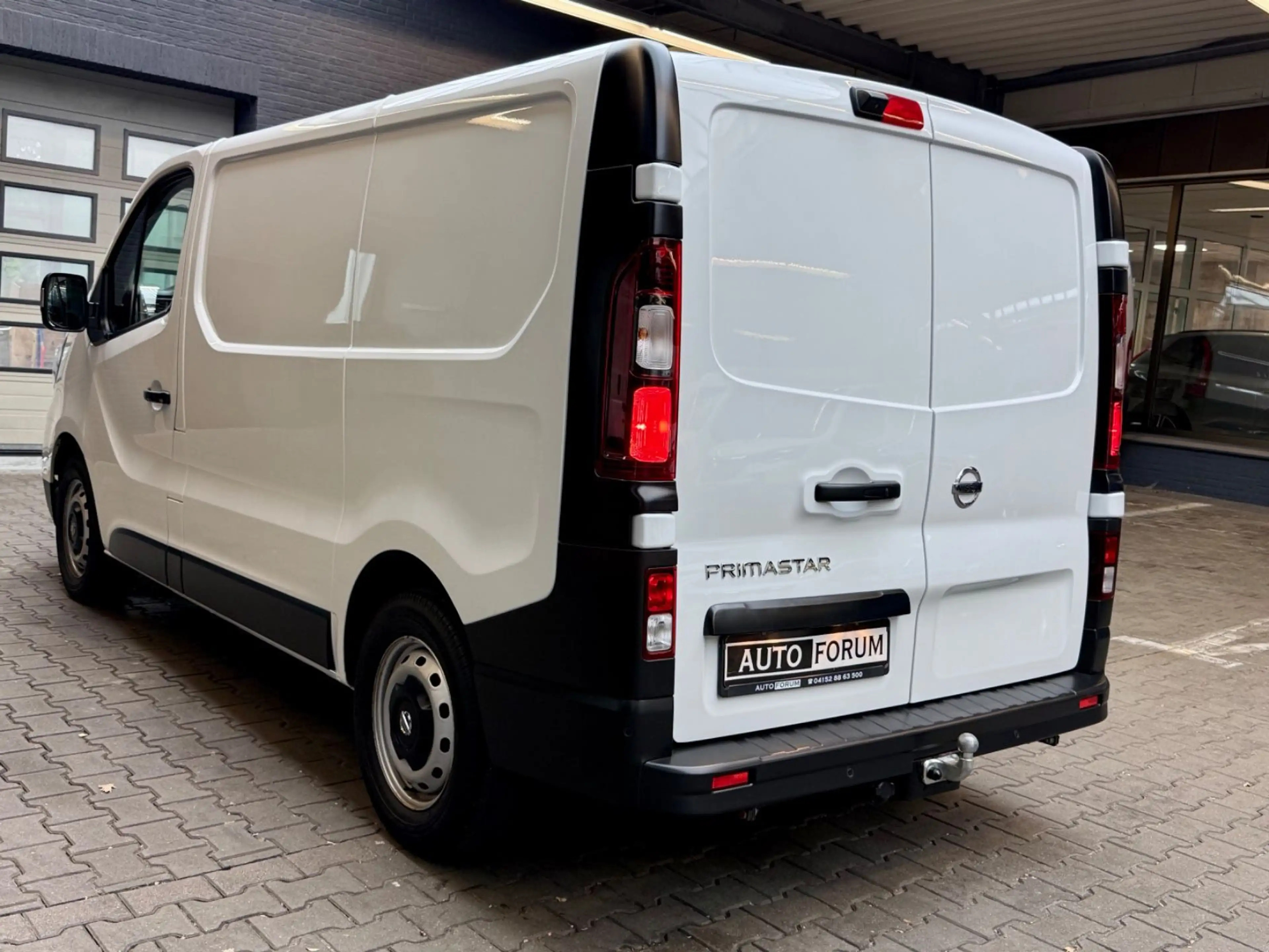 Nissan Primastar 2.0 D L1H1 AUTOMATIK AHK NAVI LED CAM — photo 8