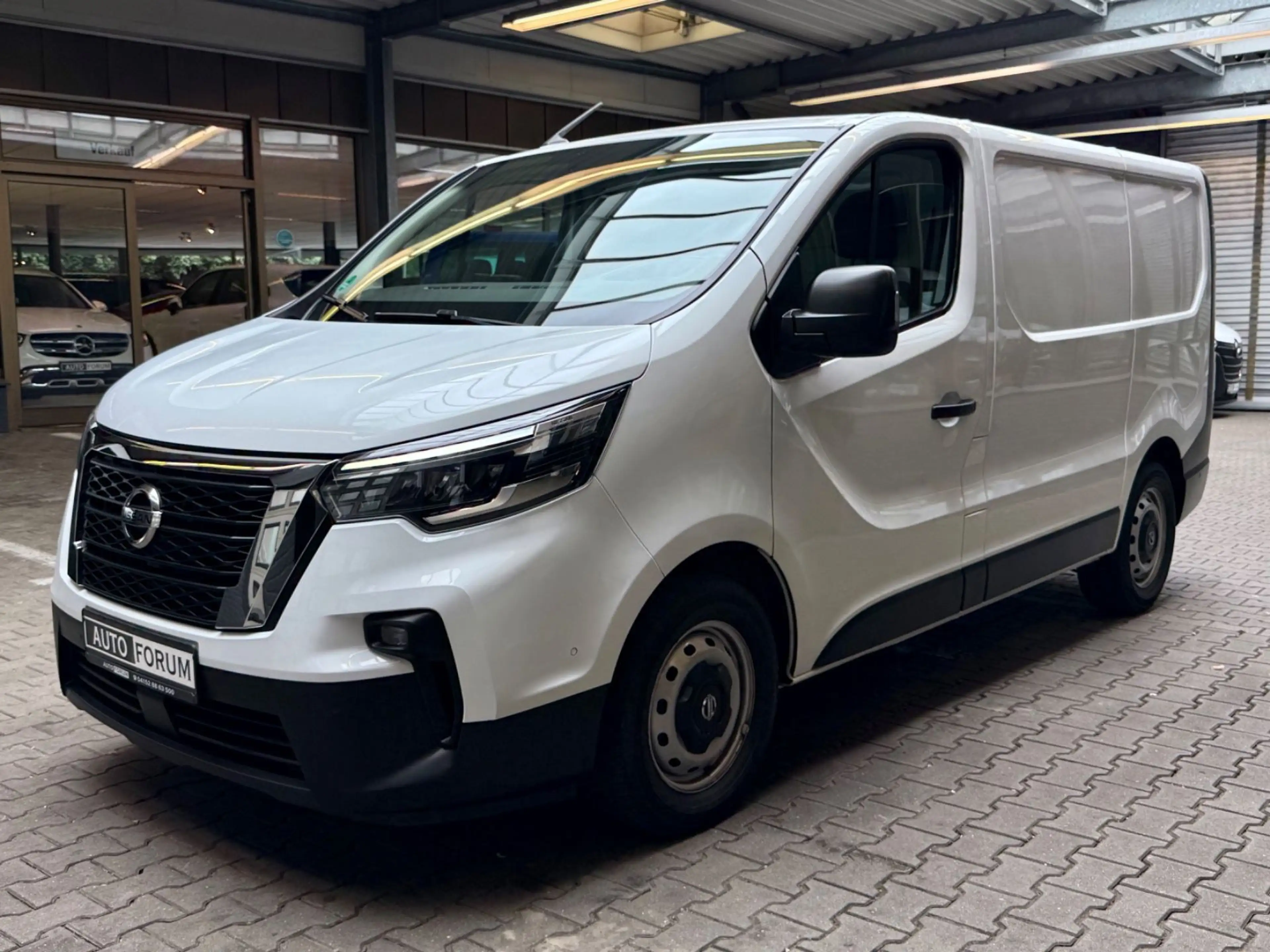 Nissan Primastar 2.0 D L1H1 AUTOMATIK AHK NAVI LED CAM — photo 5