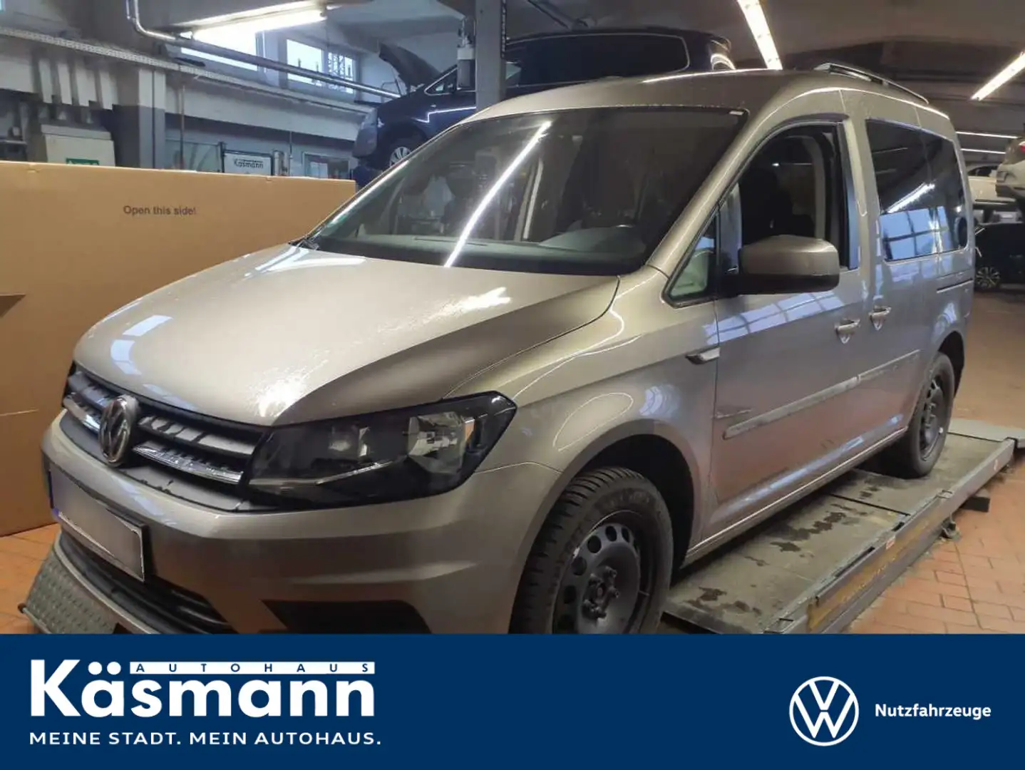 Volkswagen Caddy Trendline 2.0TDI AHK PDC SHZ Beżowy - 1