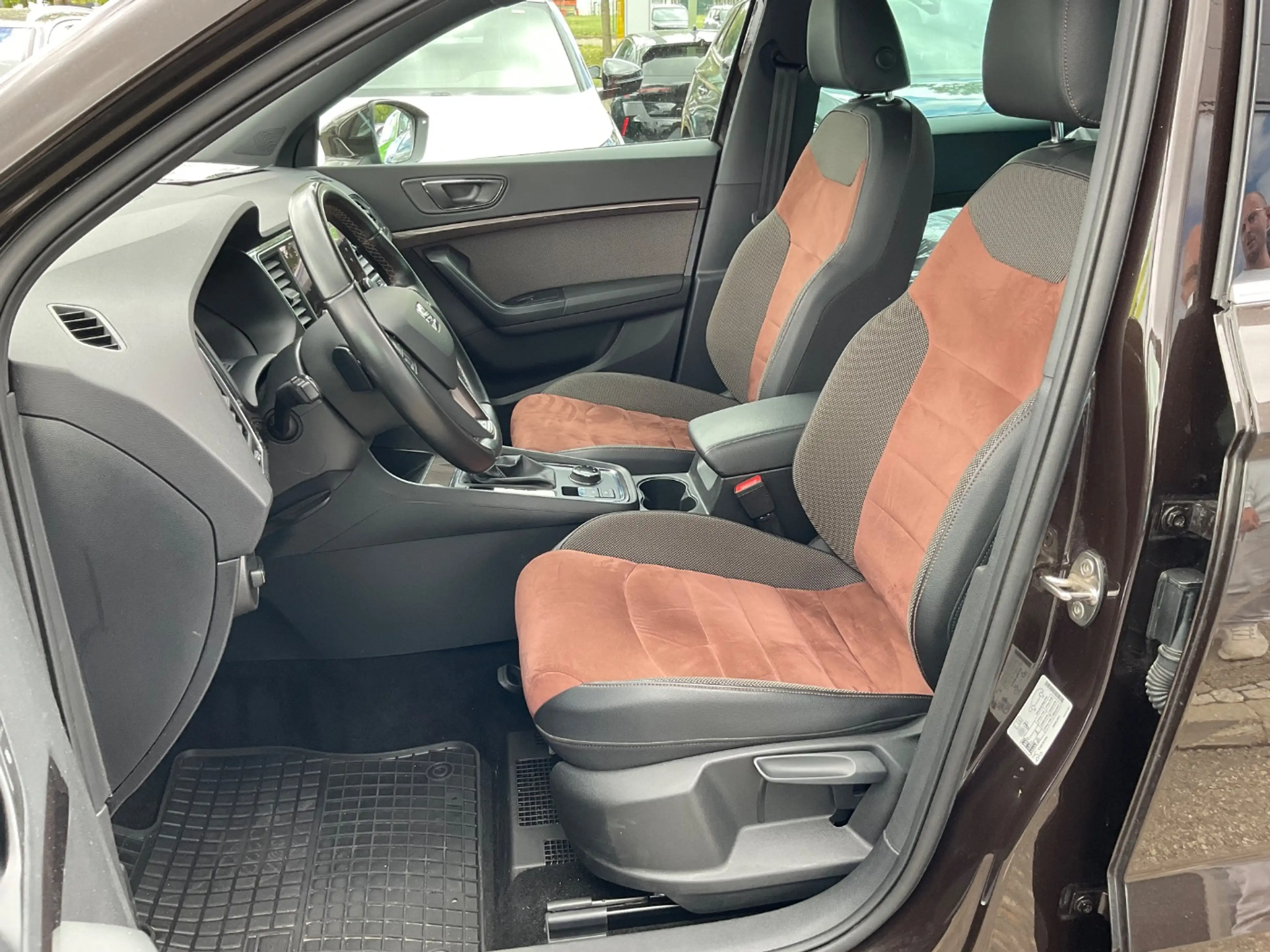 SEAT Ateca 2.0 TSI 4Drive Xcellence AHK+Allrad+LED — photo 13