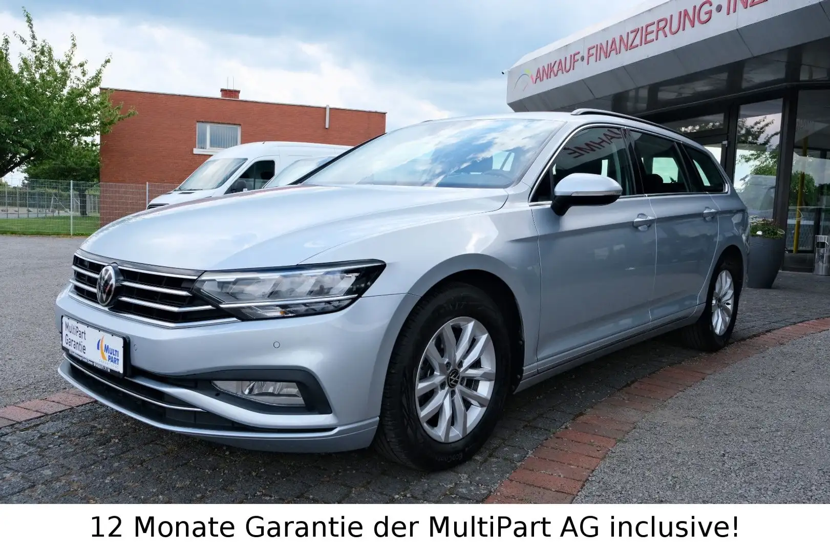Volkswagen Passat Variant 2.0 TDI Business LED AHK NAVI KAM Silber - 1