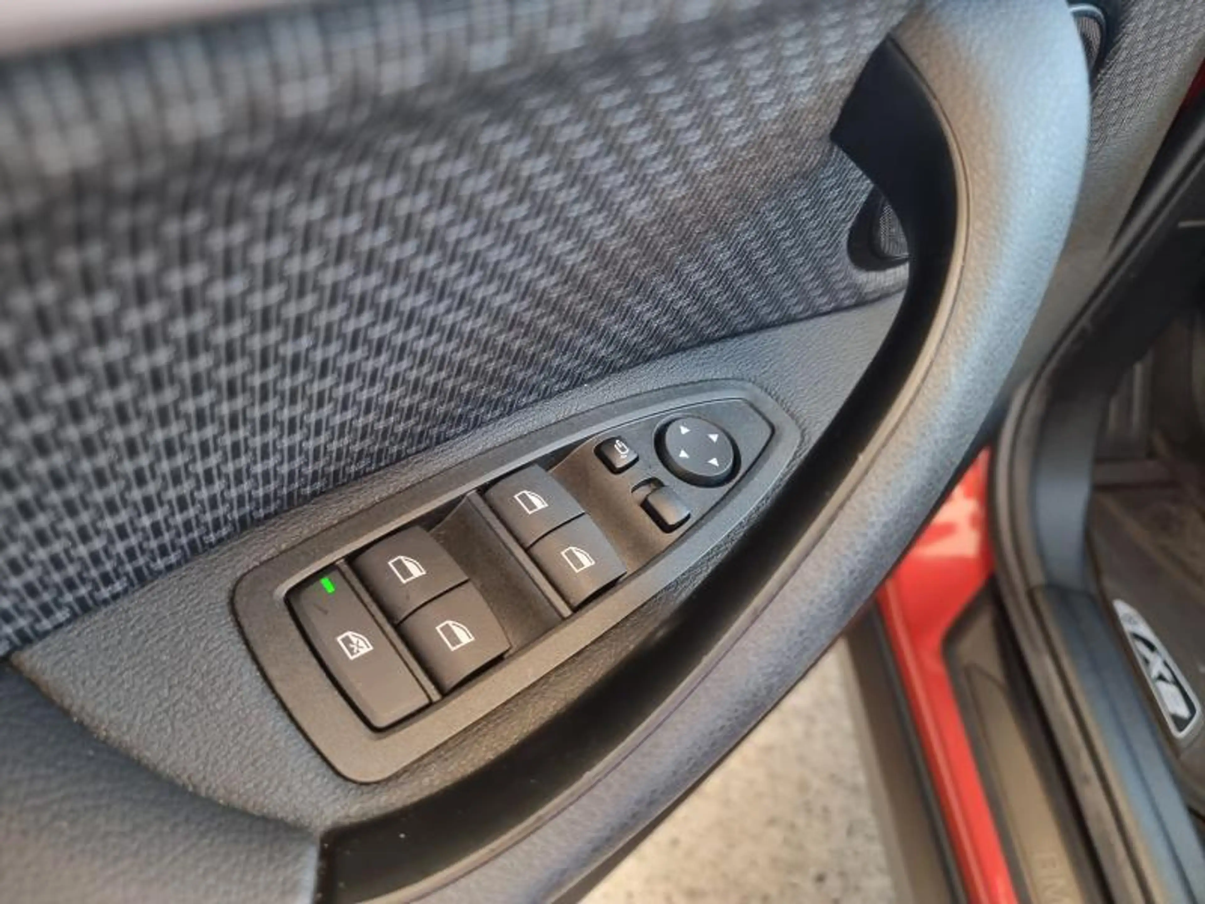 BMW X2 18i — photo 17
