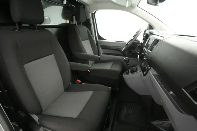 Opel Vivaro view 10