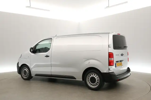 Opel Vivaro view 4