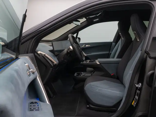BMW Ix view 18