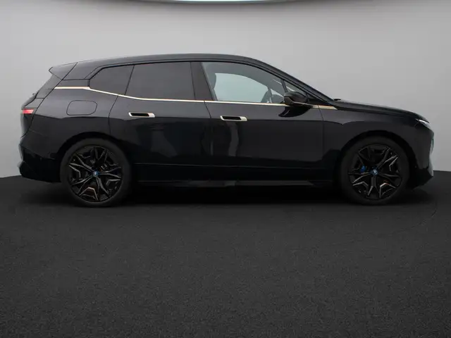 BMW Ix view 5