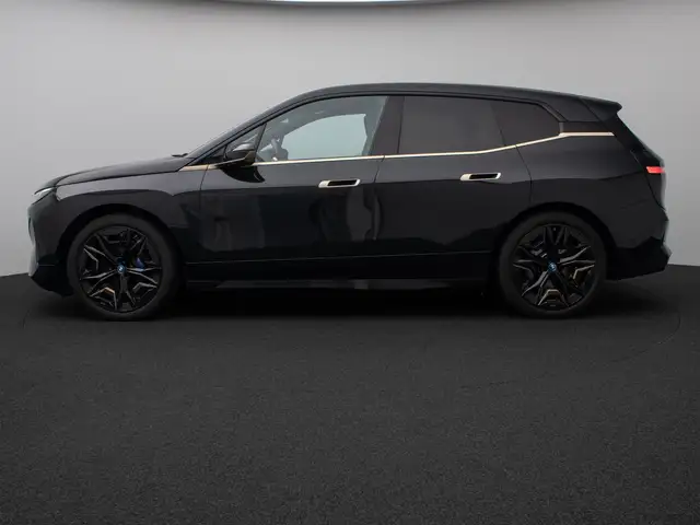 BMW Ix view 11