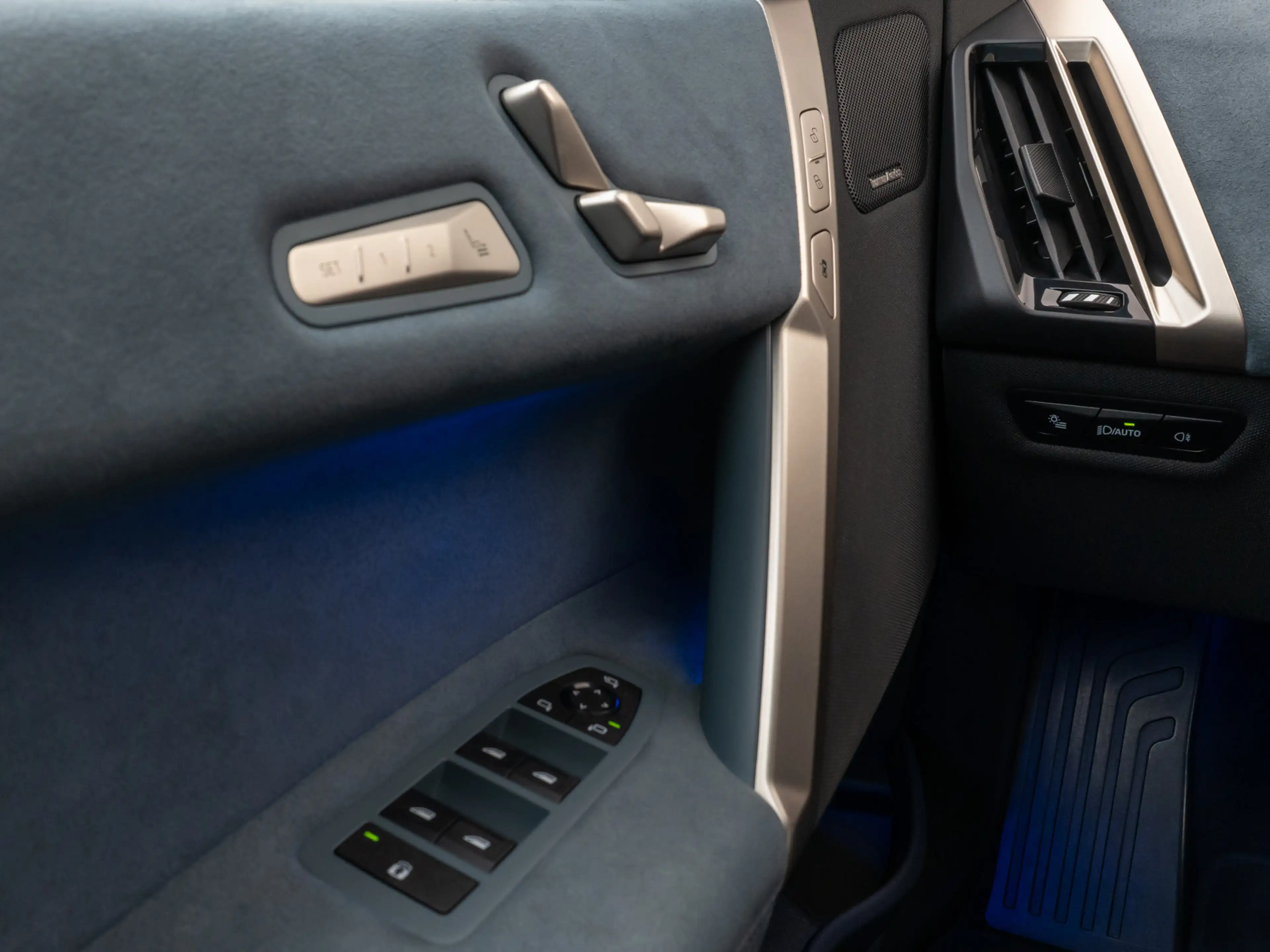 BMW iX Sport SkyLounge Laser 360°DAB H K 22Zoll — photo 33