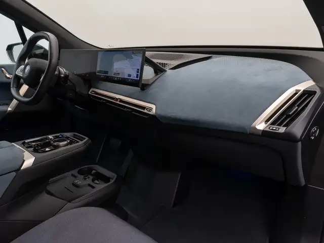 BMW Ix view 22