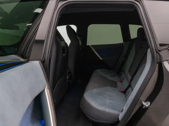BMW Ix view 24