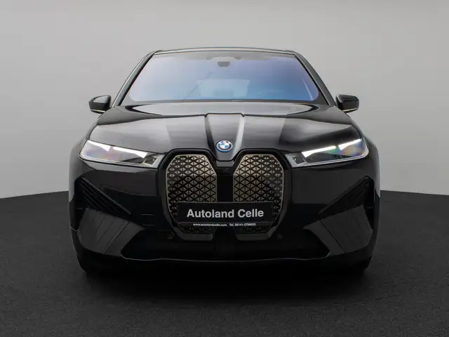 BMW Ix view 2