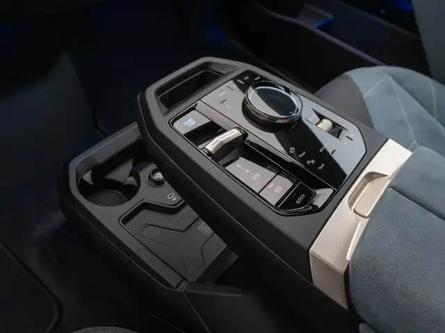 BMW Ix view 21