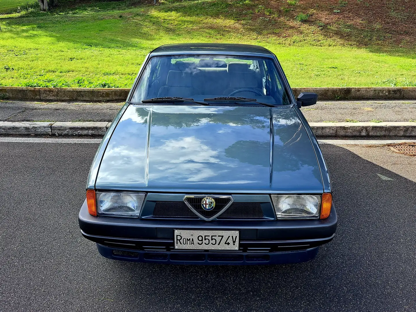 Alfa Romeo 75 1.6 Grijs - 2