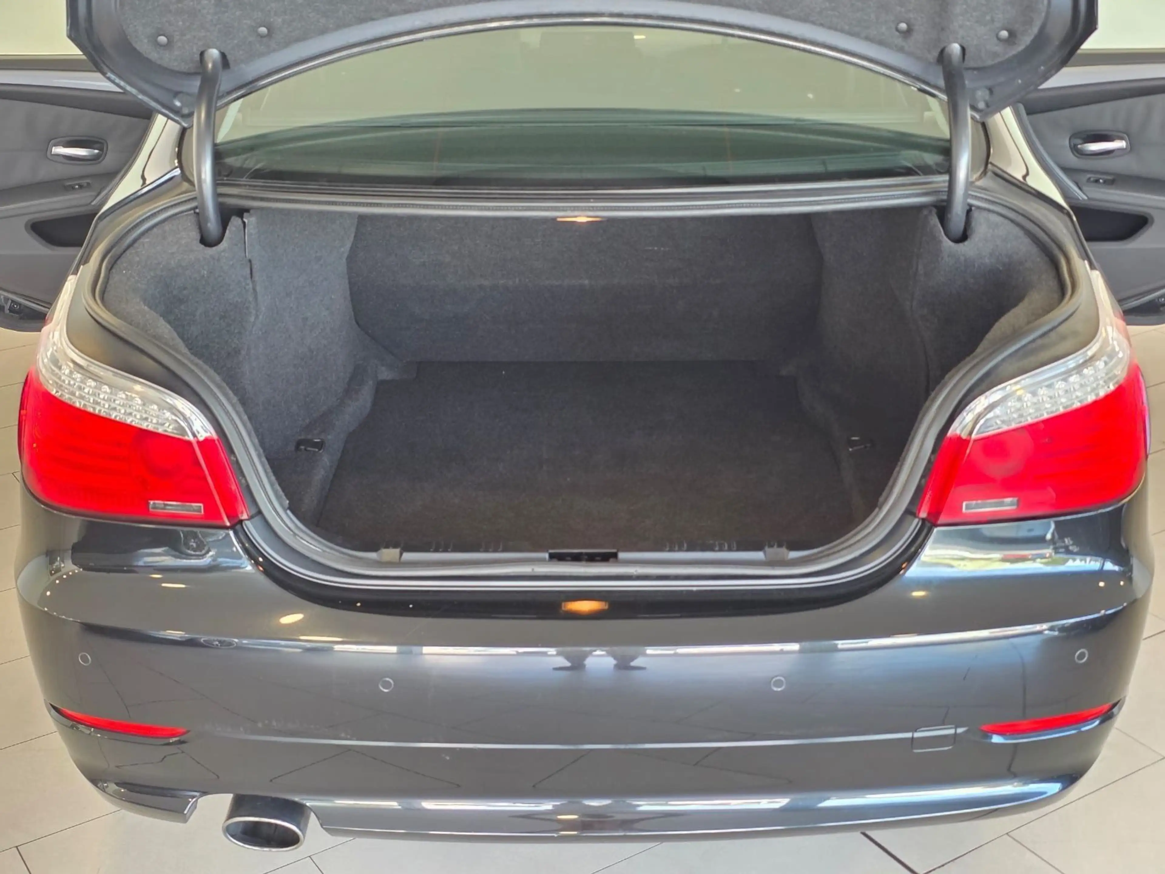BMW 520 d Lim. Automatik|2-HAND|LEDER|NAVI|SHZ|SAUBE — photo 8