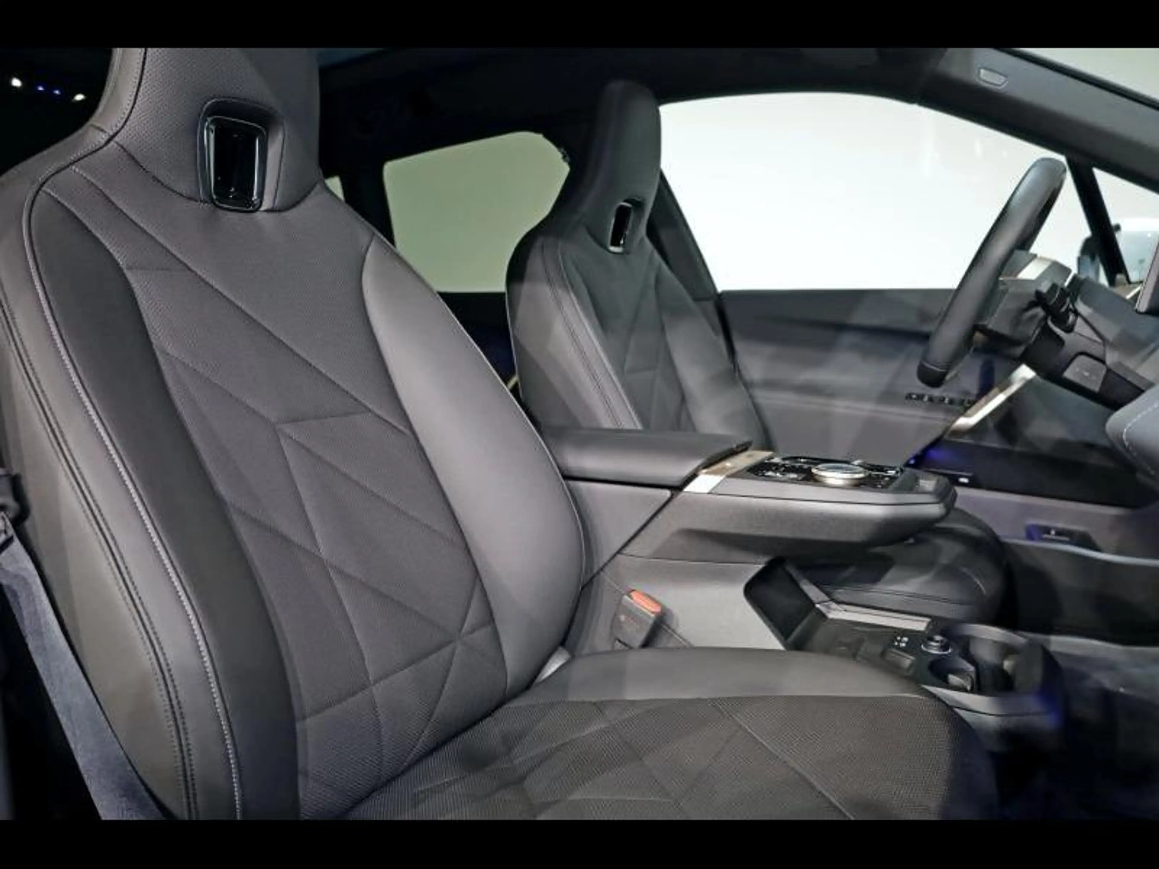 BMW iX xDrive50 Pack Sport — photo 10