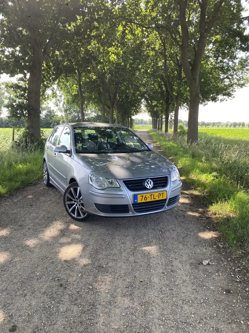 Volkswagen Polo 1.4 16V Sport - 2