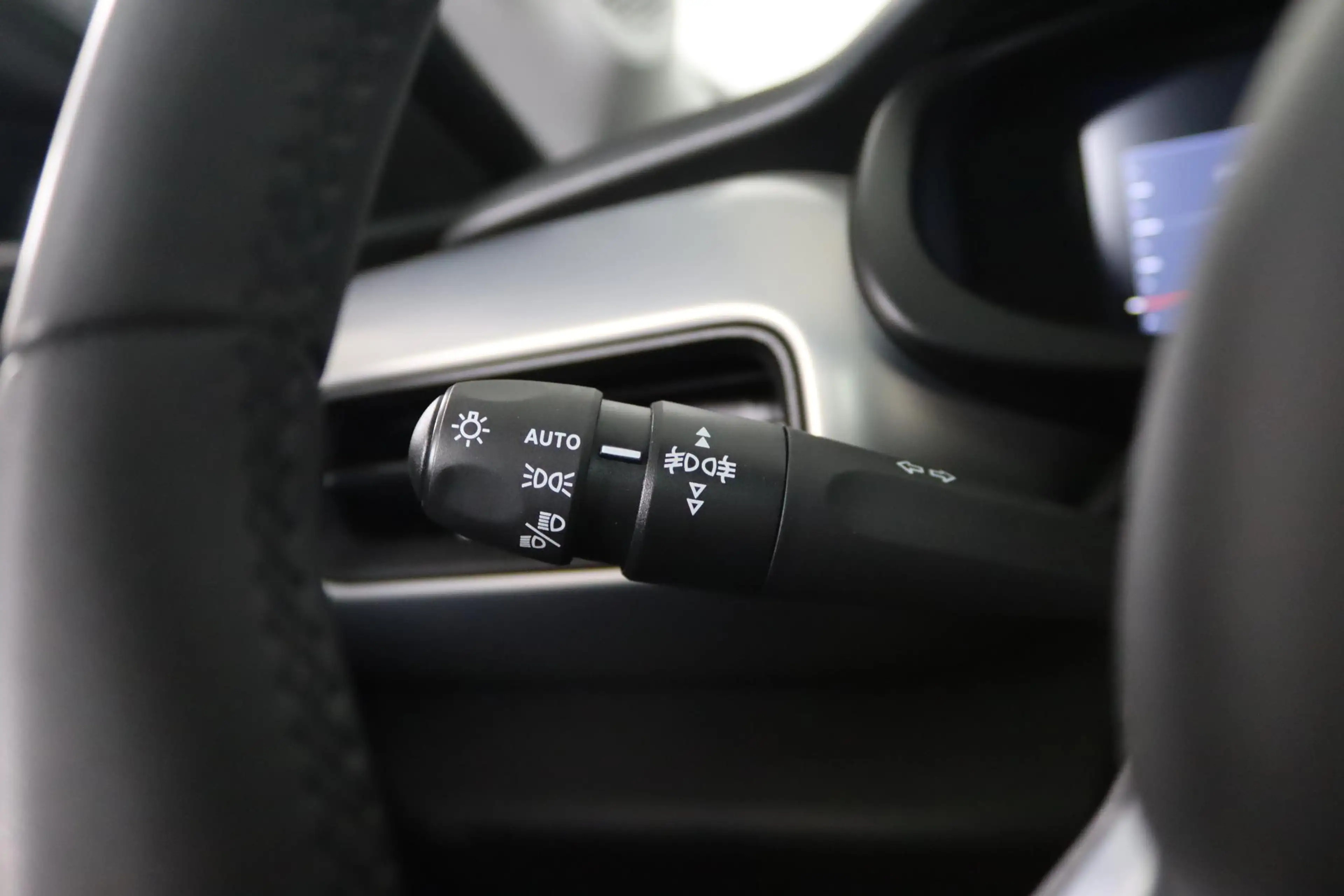 Jeep Avenger 1.2 e-Hybrid Altitude Apple Carplay/Android Auto, — photo 29