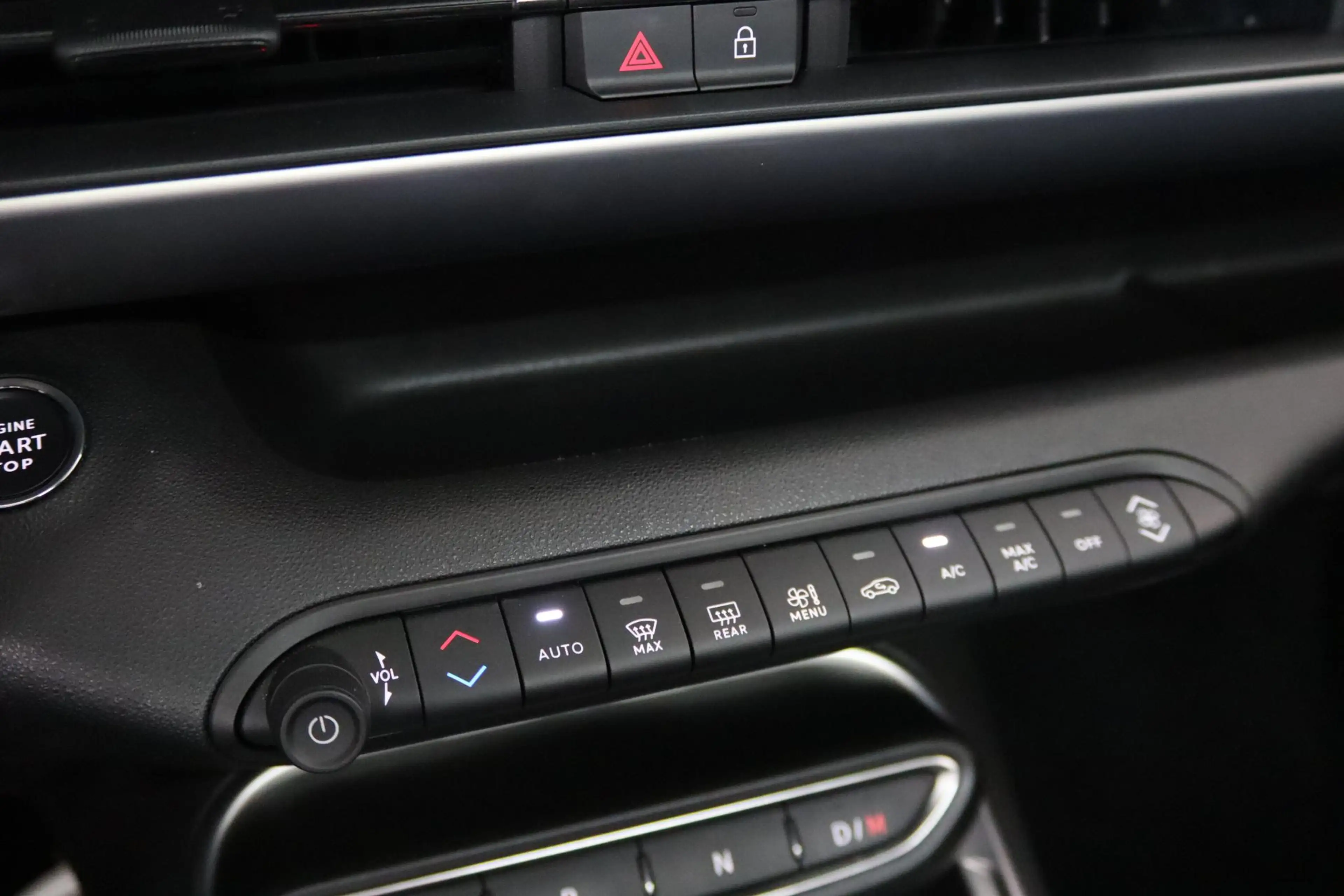 Jeep Avenger 1.2 e-Hybrid Altitude Apple Carplay/Android Auto, — photo 42
