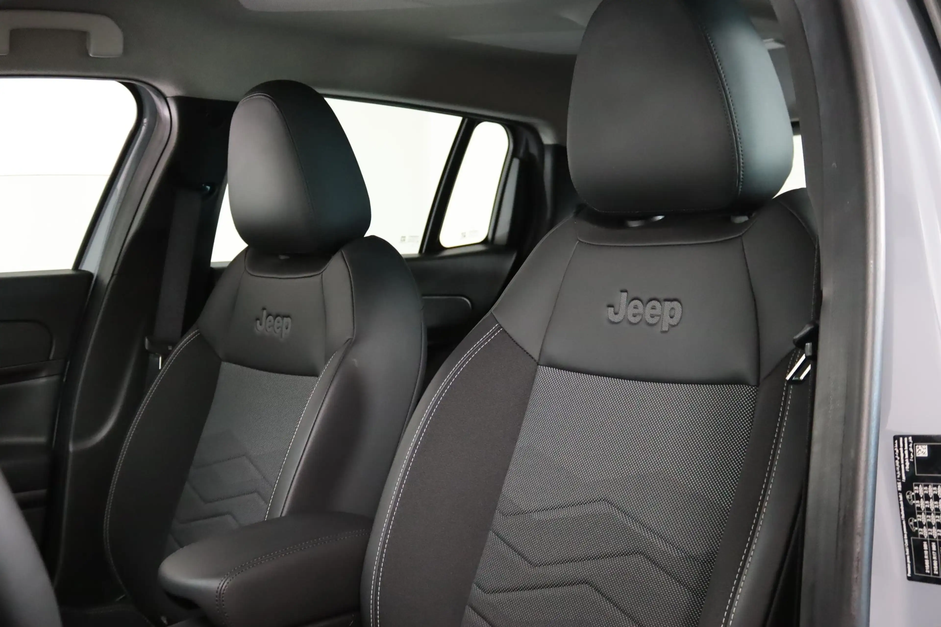 Jeep Avenger 1.2 e-Hybrid Altitude Apple Carplay/Android Auto, — photo 4