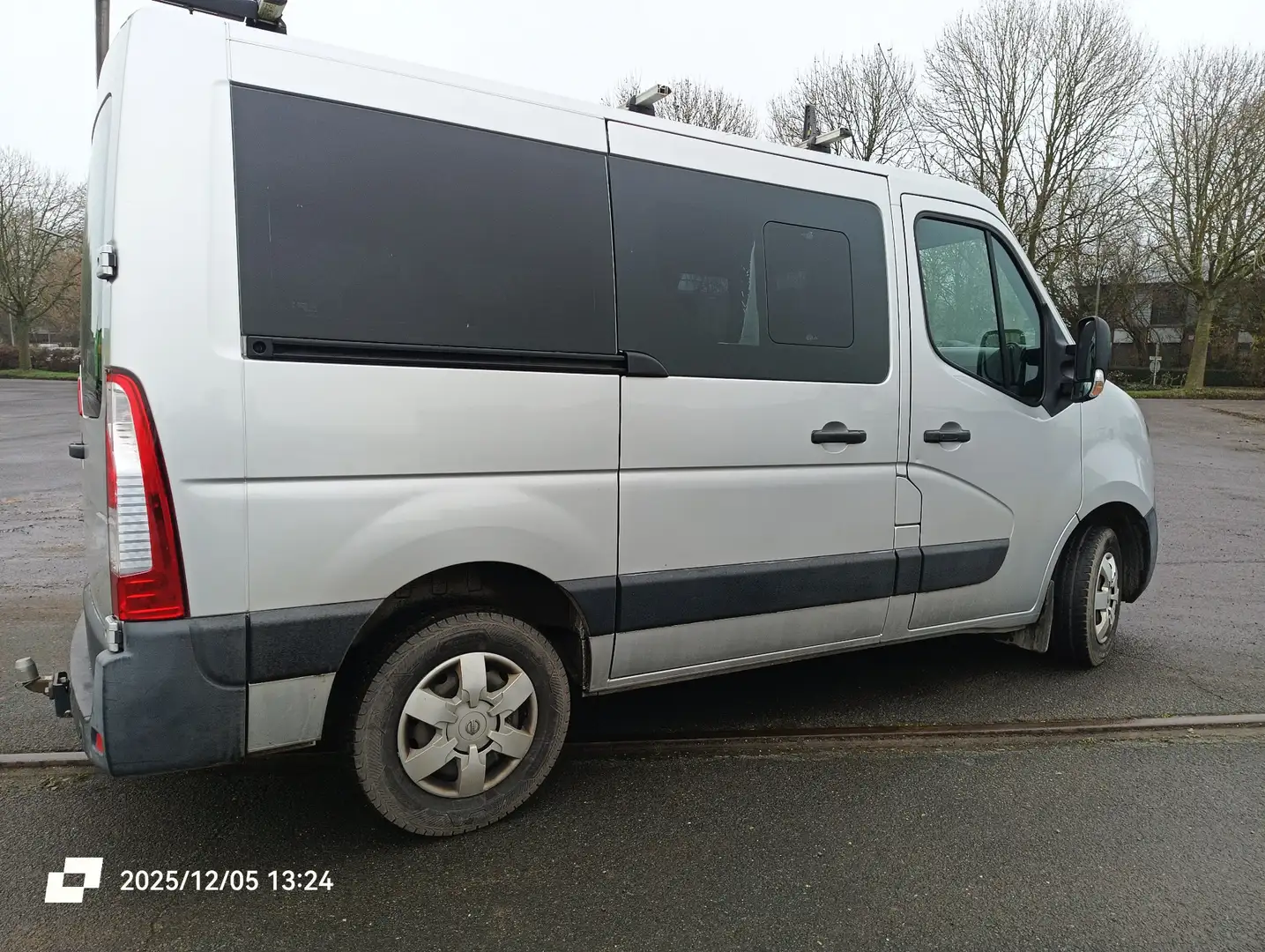 Nissan NV400 m9jm9t Grau - 2