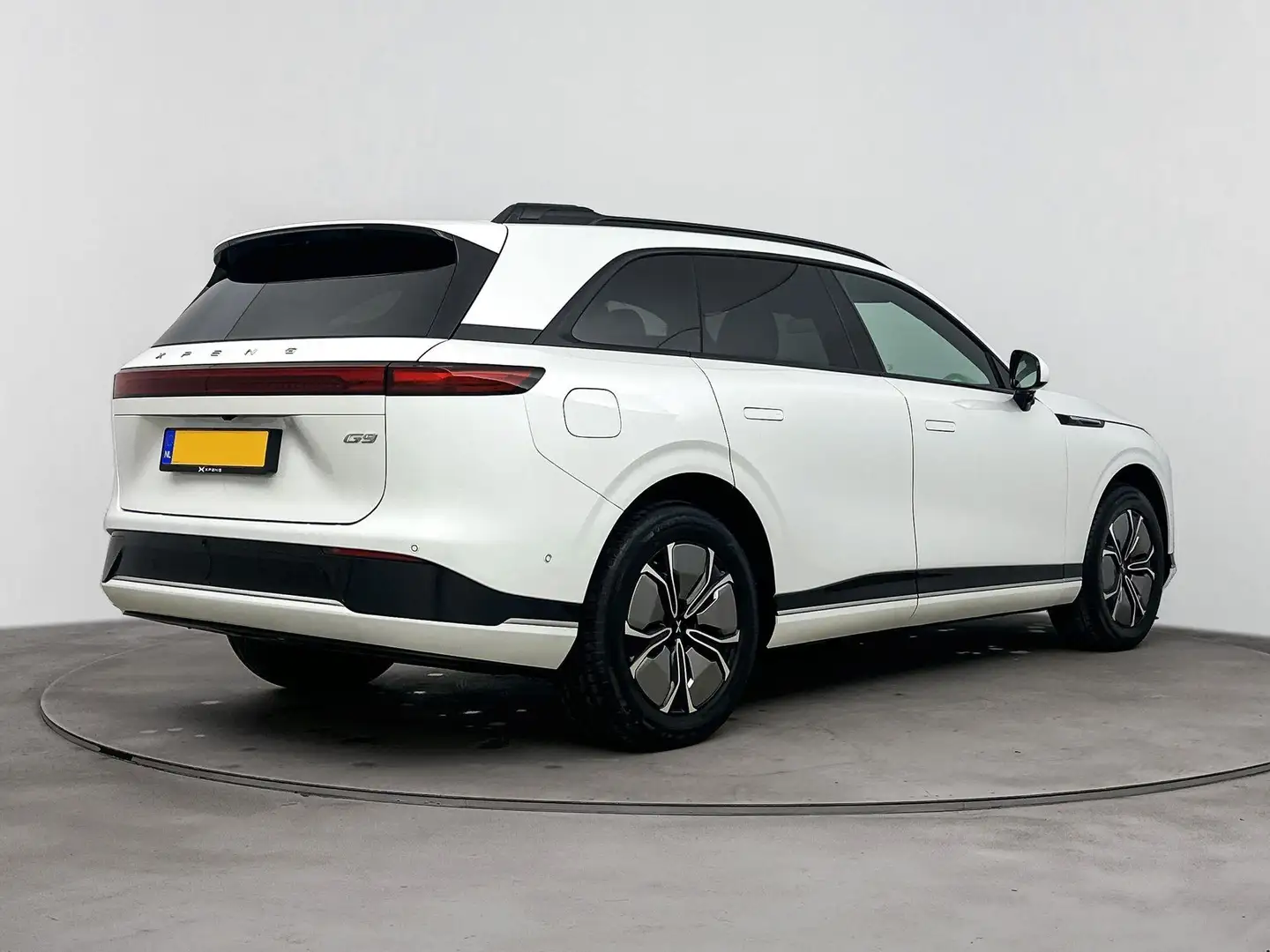 Xpeng G9 RWD Long Range 98 kWh Premium Pakket | Trekhaak Weiß - 2