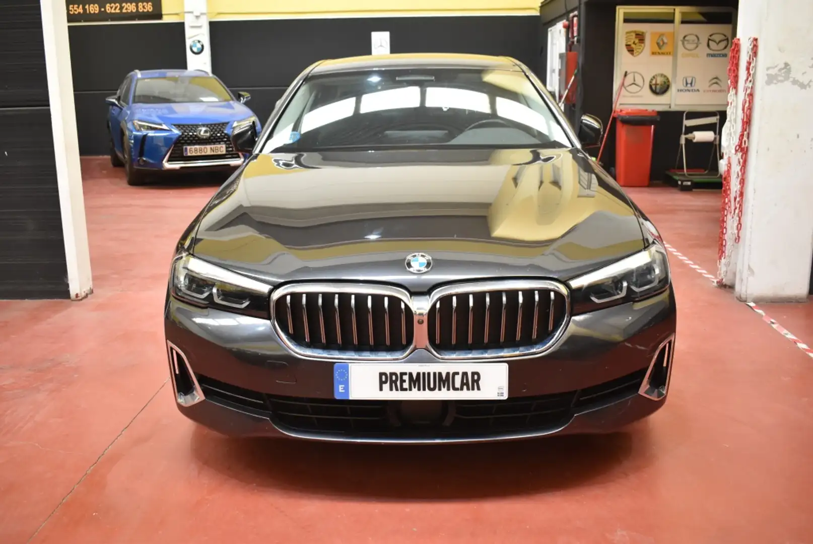 BMW 530 530dA xDrive Gris - 2