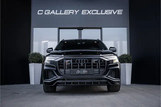 Audi SQ8 view 2