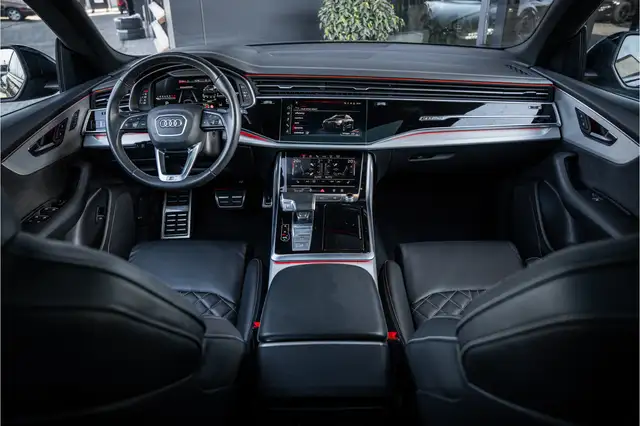 Audi SQ8 view 9