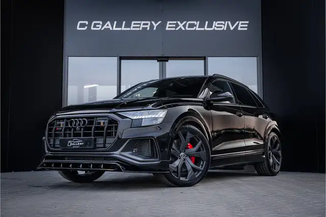 Audi SQ8 view 3