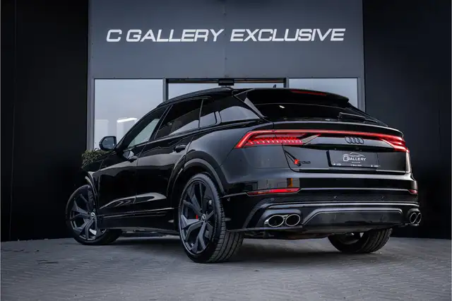 Audi SQ8 view 5