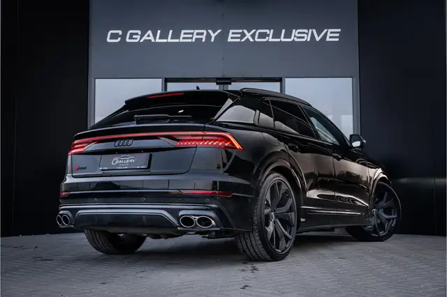 Audi SQ8 view 7