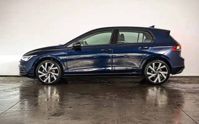 Volkswagen Golf view 2