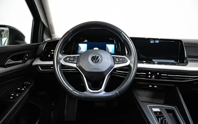 Volkswagen Golf view 11