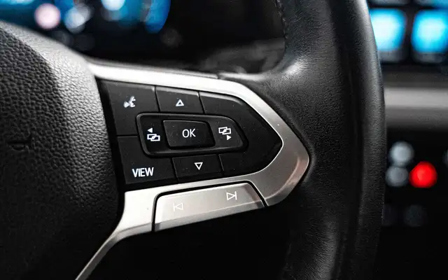 Volkswagen Golf view 13