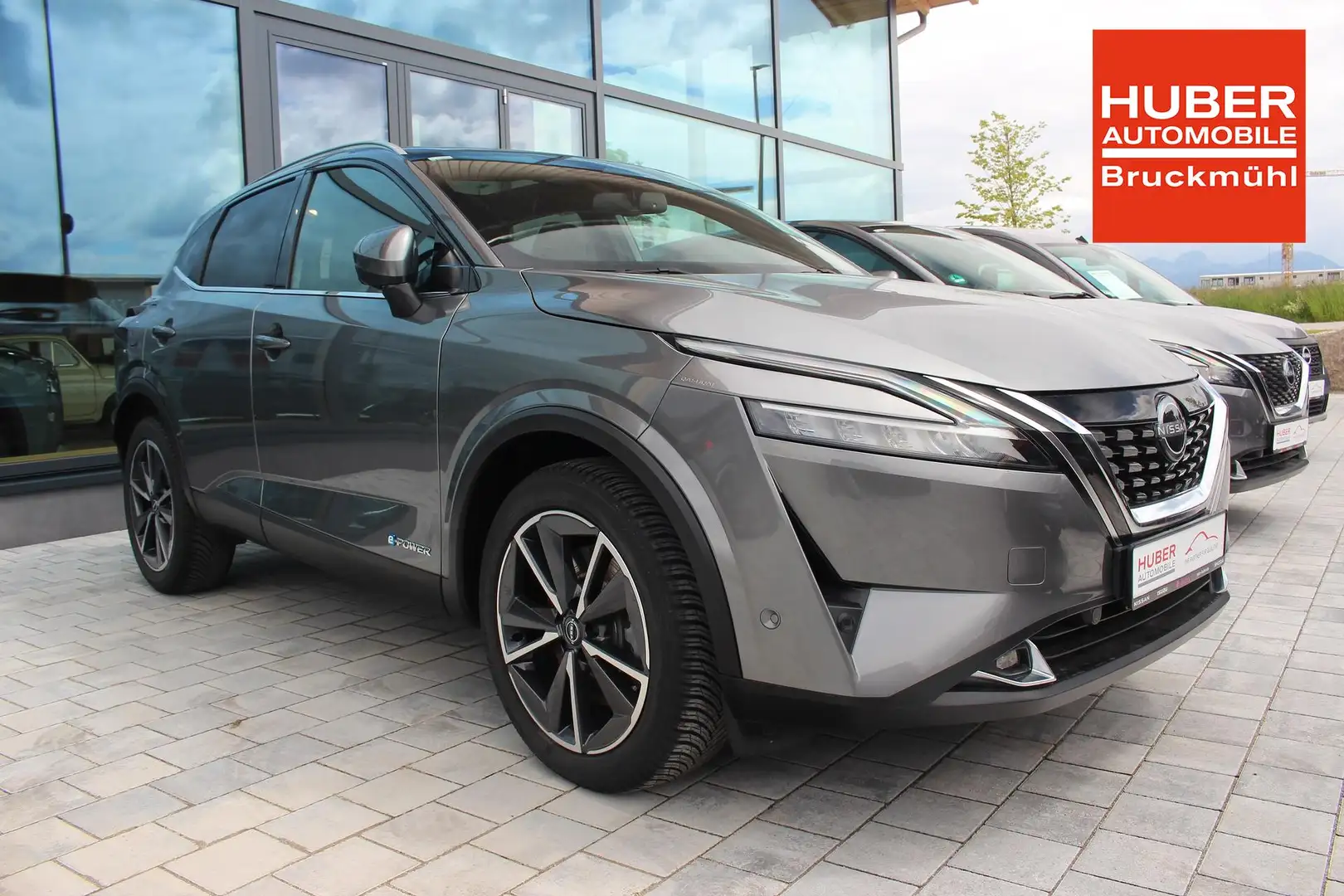 Nissan Qashqai 1.5 VC-T e-POWER TEKNA DESIGN-PAKET/HEAD-UP/NAV... Grijs - 2