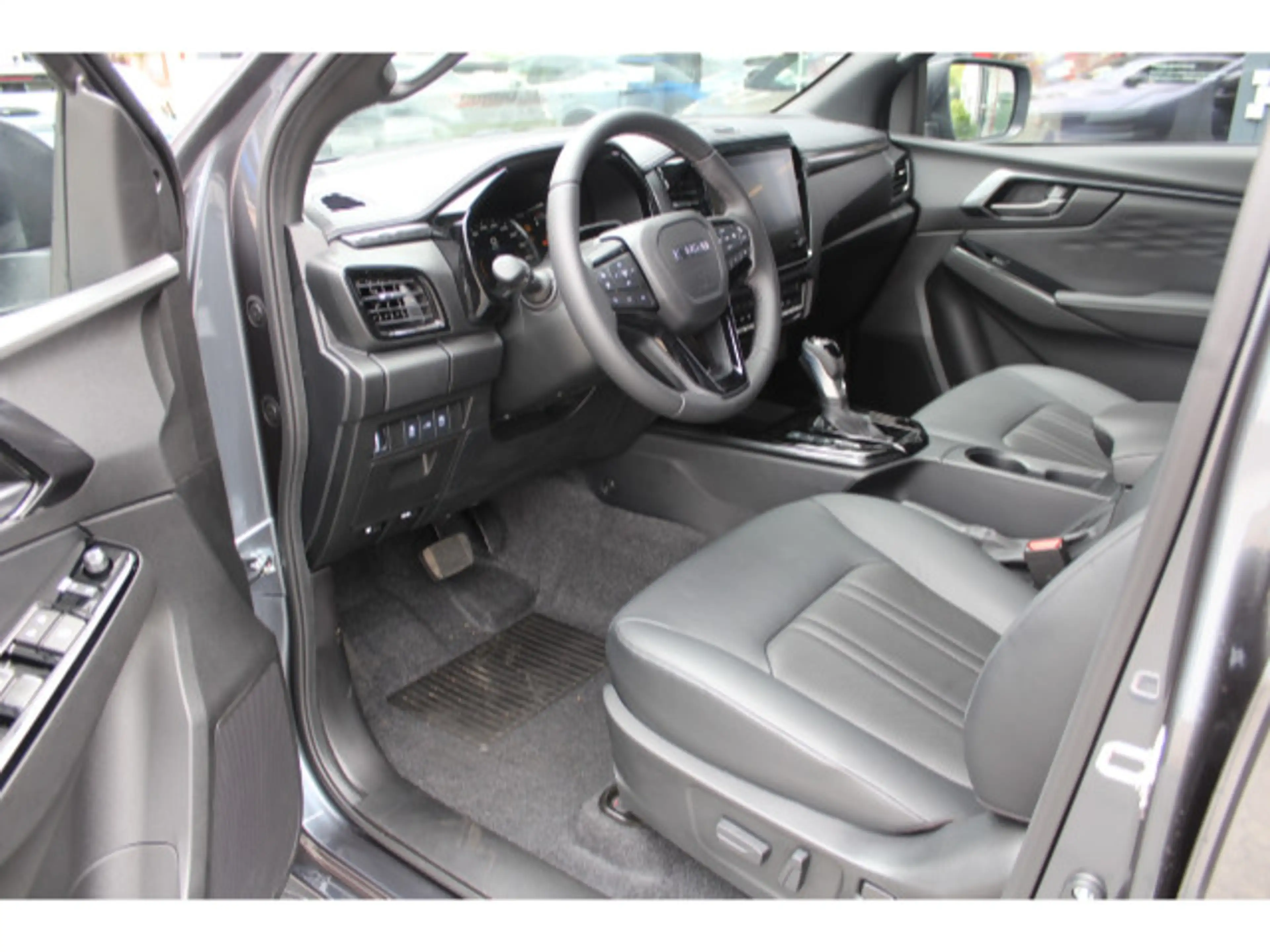 Isuzu D-Max 4x4 Double Cab 2.2 D V-CROSS Automatik — photo 12