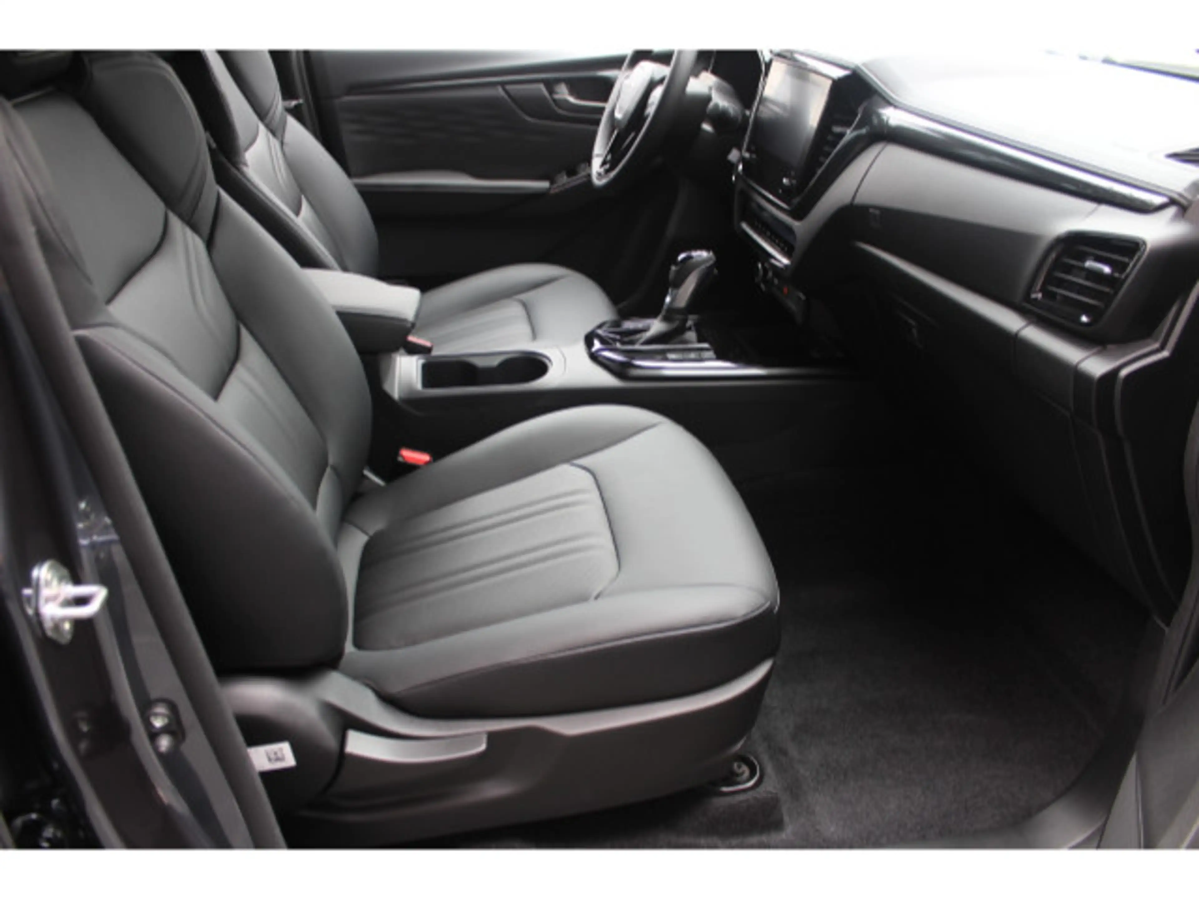 Isuzu D-Max 4x4 Double Cab 2.2 D V-CROSS Automatik — photo 13