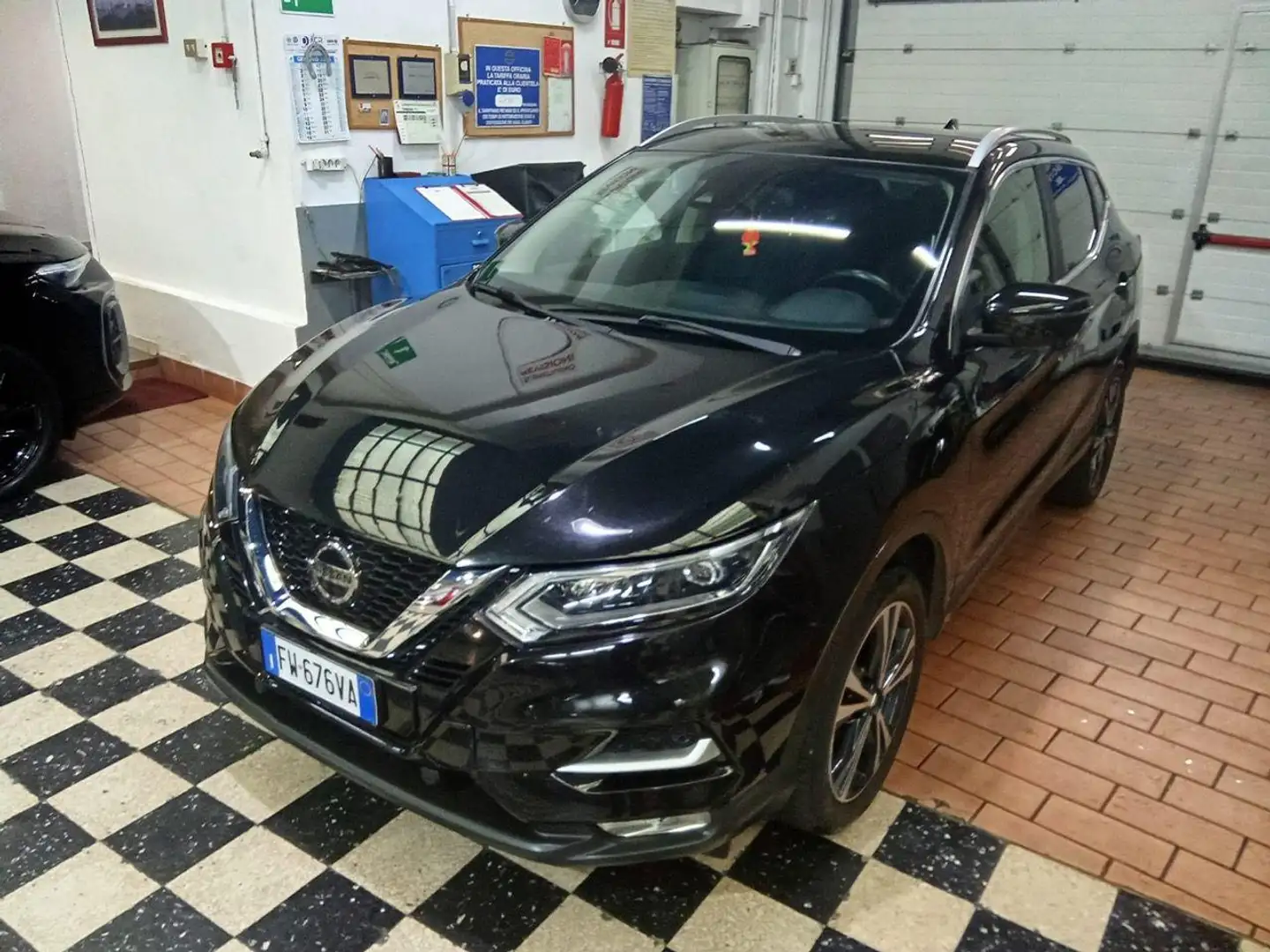 Nissan Qashqai 1.3 DIG-T 140 CV N-Connecta Noir - 1