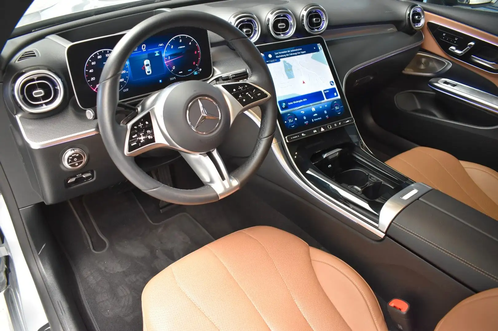 Mercedes-Benz CLE 220 d COUPE Avantgarde*HEAD-UP*PANO*KAMERA* Argent - 2