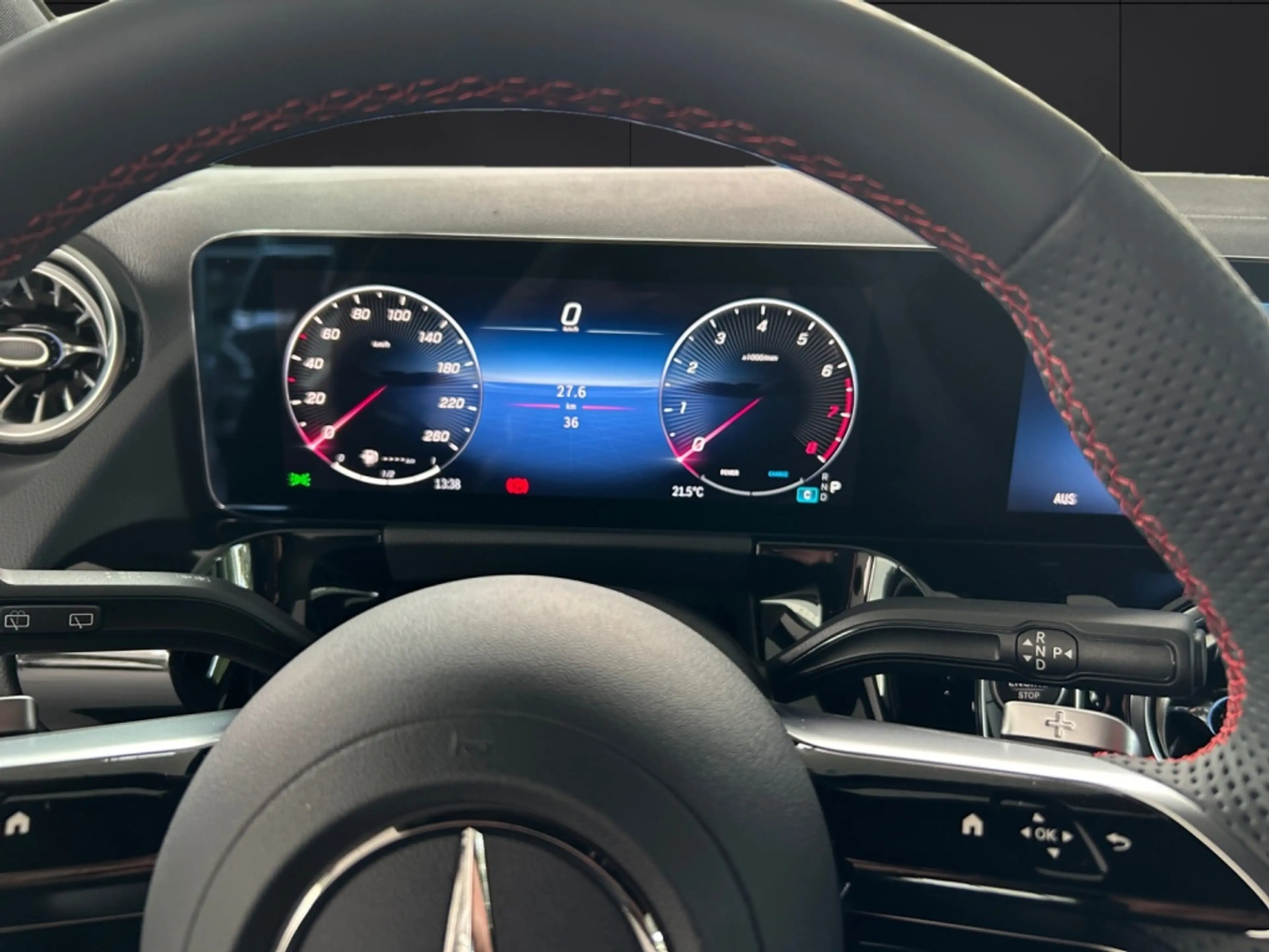 Mercedes-Benz GLA 220 4MATIC AMG+NIGHT+19"+8G+KEYLESS+360°+AHK — photo 7