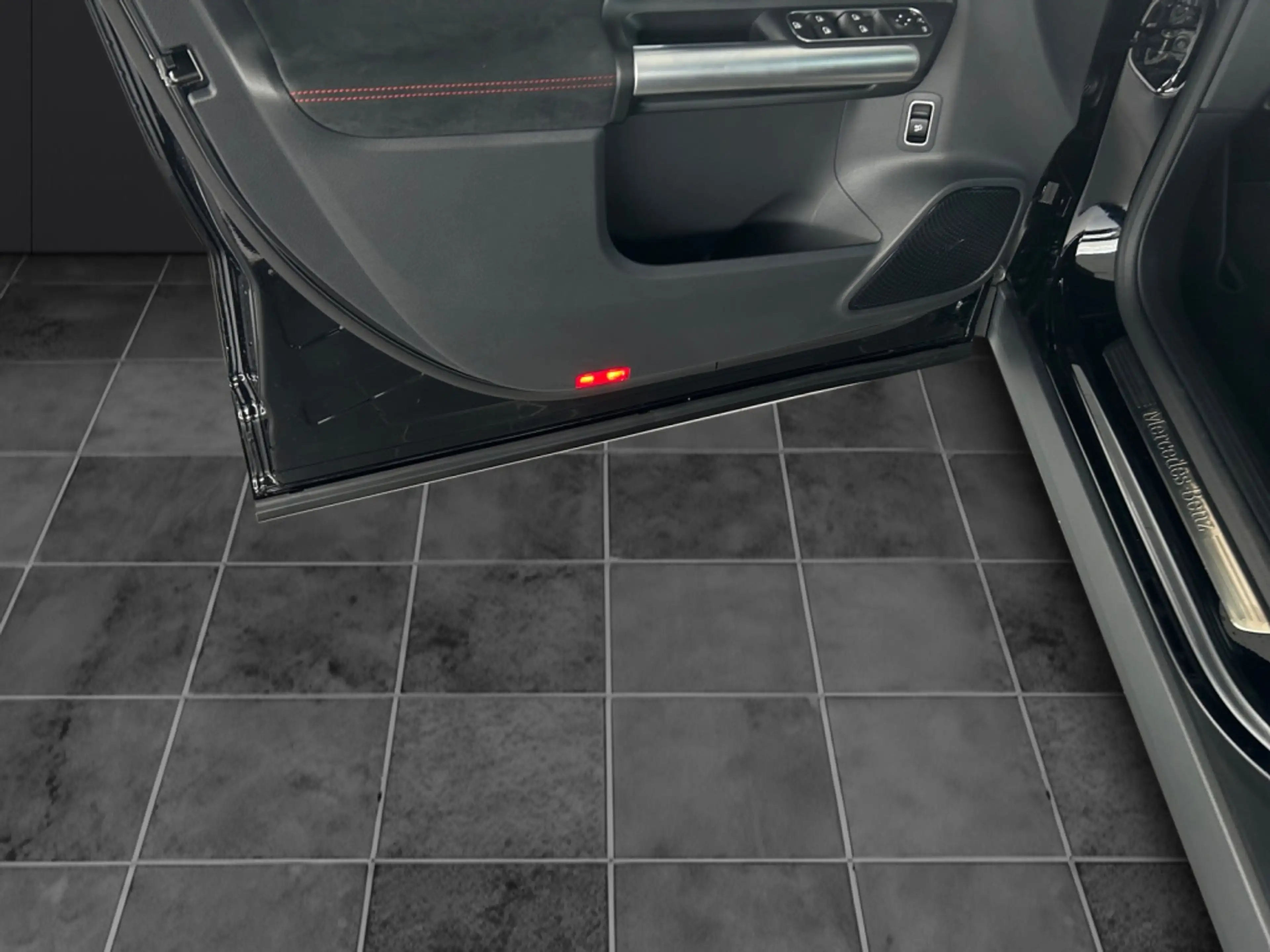 Mercedes-Benz GLA 220 4MATIC AMG+NIGHT+19"+8G+KEYLESS+360°+AHK — photo 14