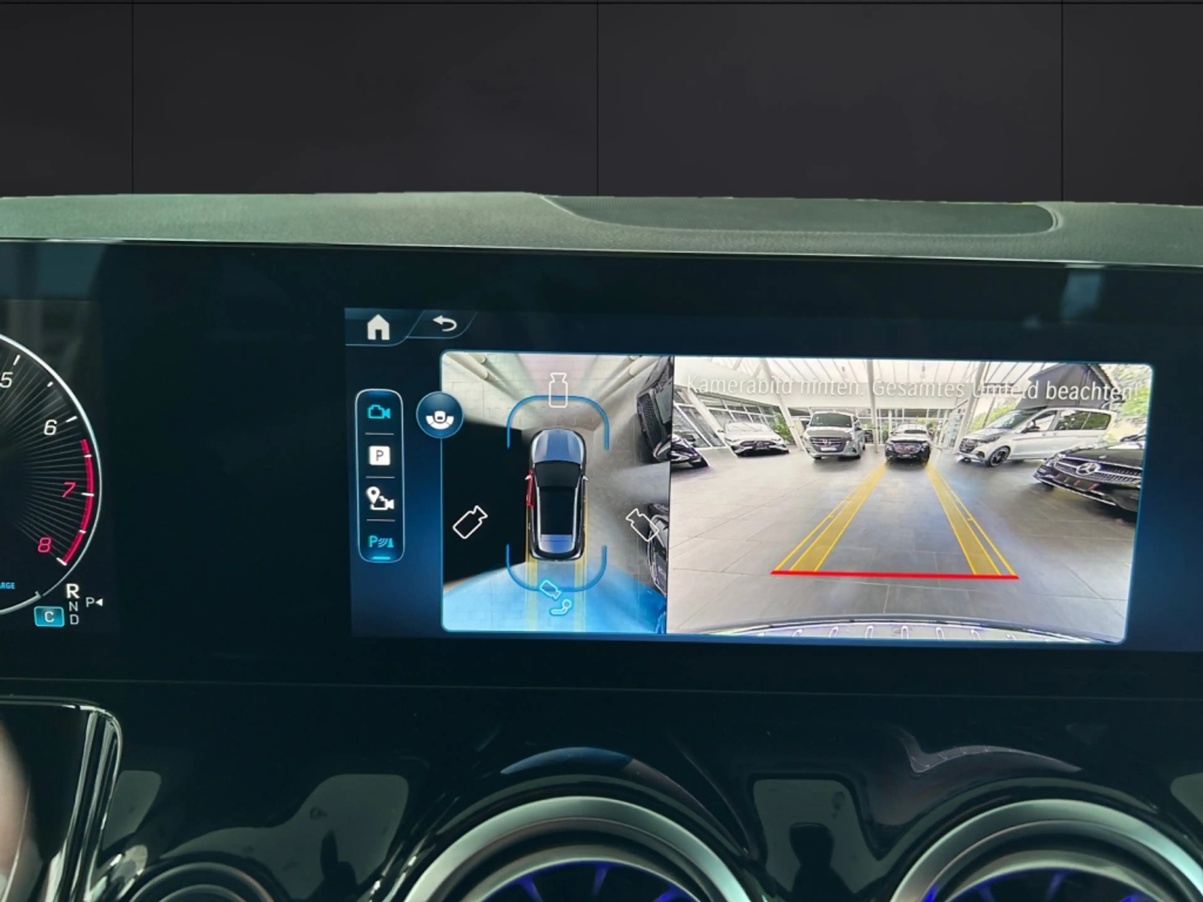 Mercedes-Benz GLA 220 4MATIC AMG+NIGHT+19"+8G+KEYLESS+360°+AHK — photo 11