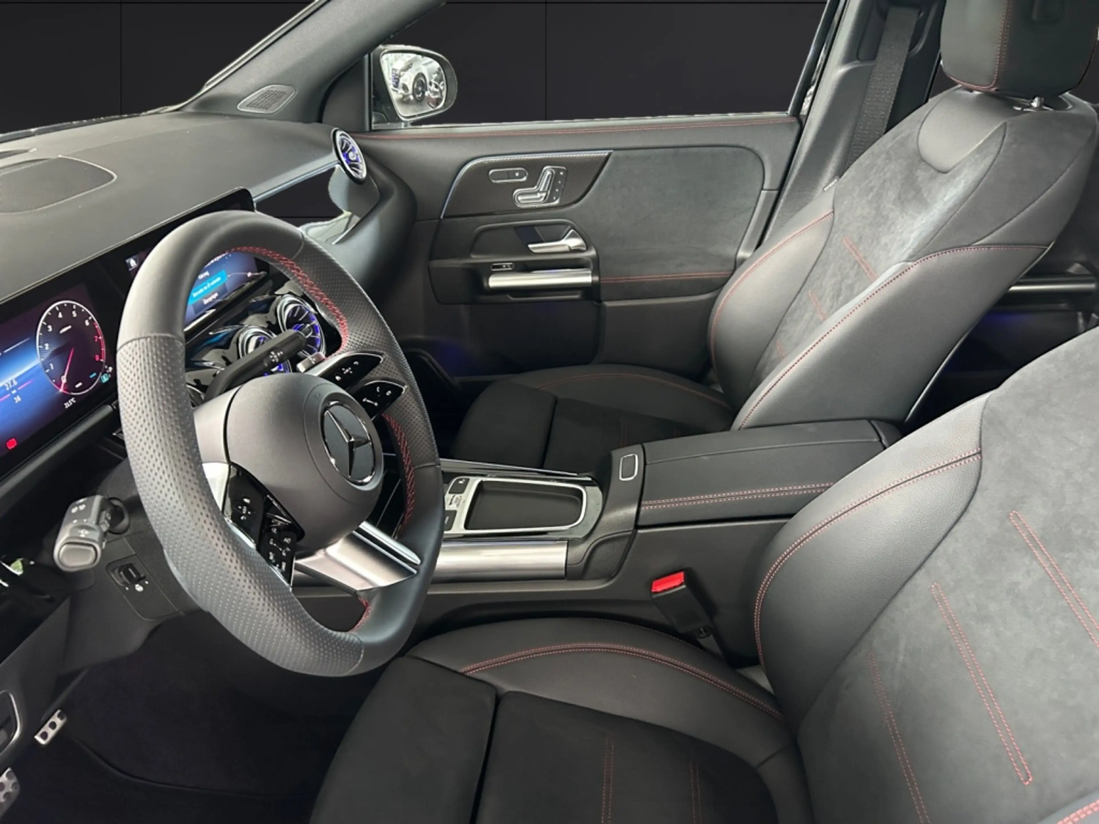 Mercedes-Benz GLA 220 4MATIC AMG+NIGHT+19"+8G+KEYLESS+360°+AHK — photo 8